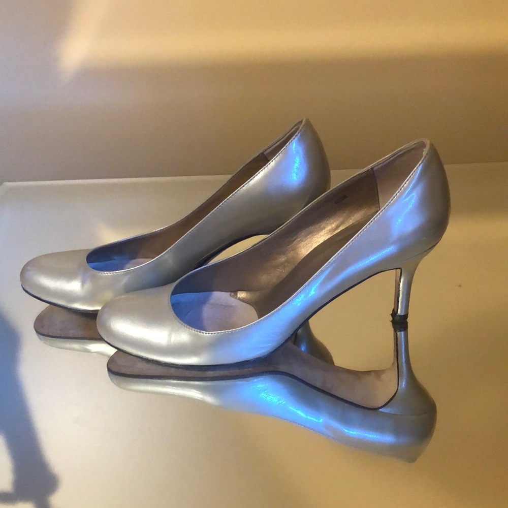 Great lower heel pumps
